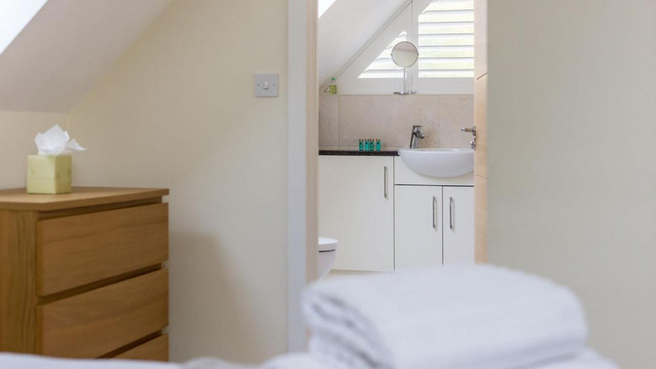 Vila Twin Palms Poole Exteriér fotografie