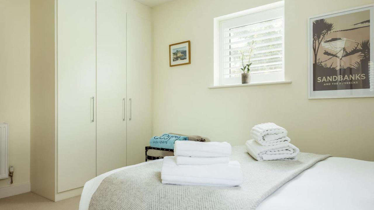 Vila Twin Palms Poole Exteriér fotografie
