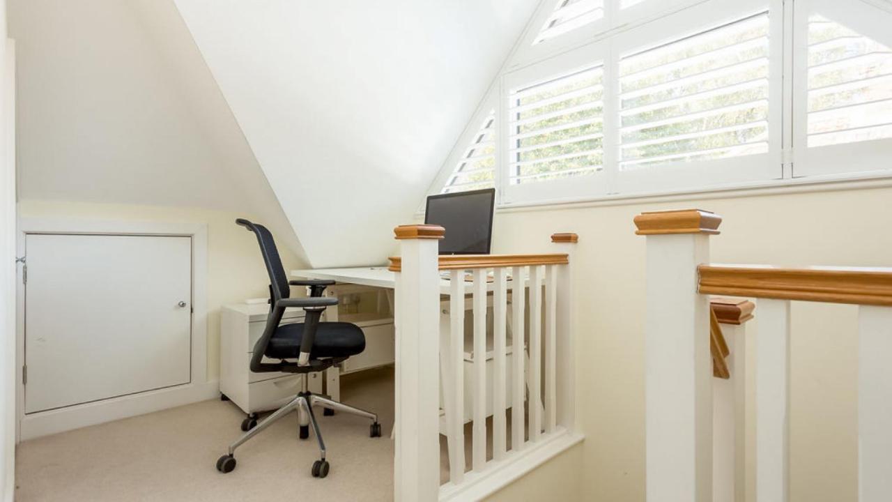 Vila Twin Palms Poole Exteriér fotografie